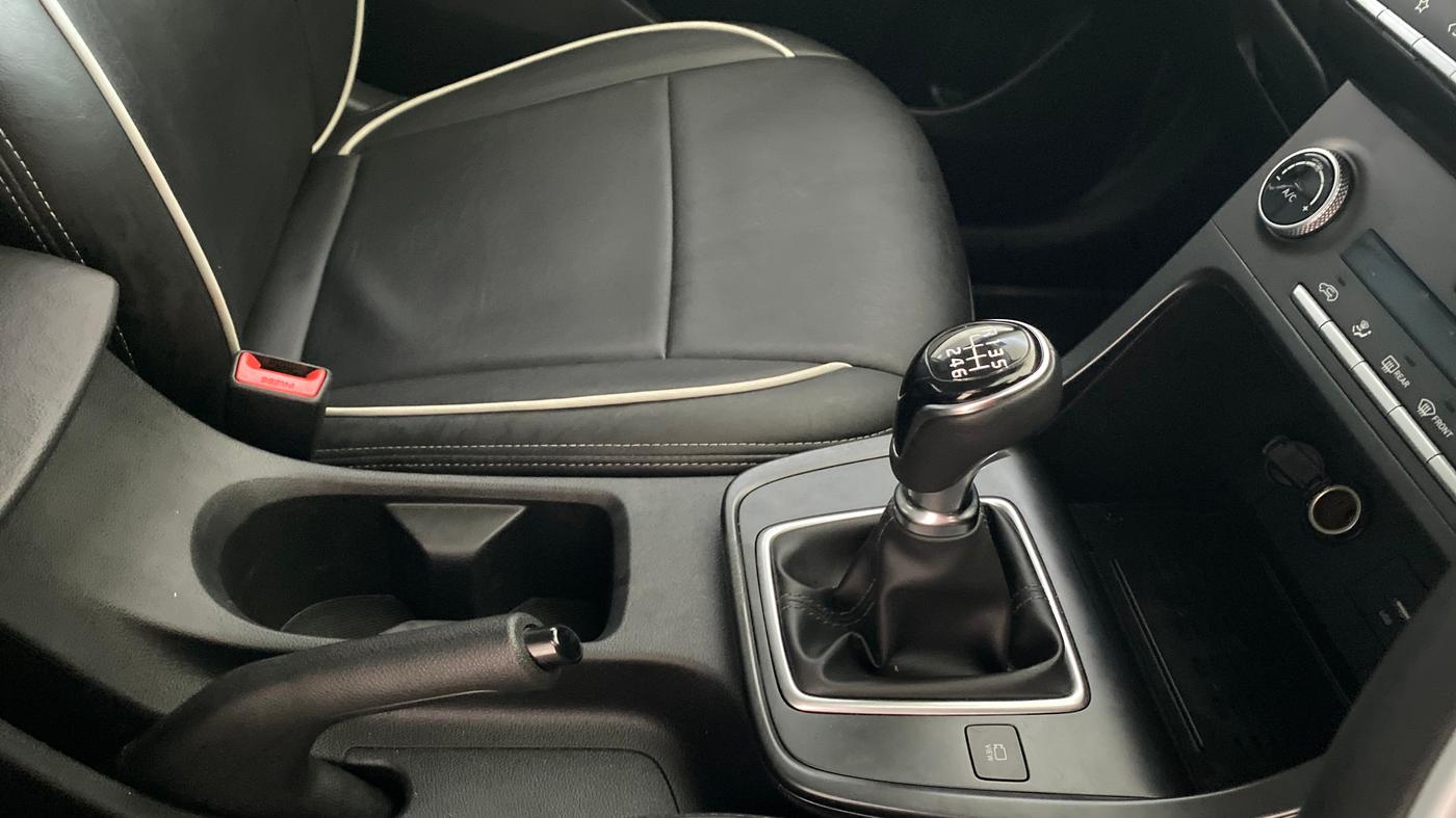 2022 Hyundai Creta SX 1.5 PETROL, Petrol, Manual, 28,589 km, Gear Lever