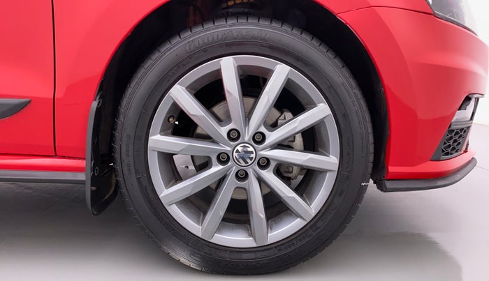 2021 Volkswagen Polo HIGHLINE PLUS 1.0 TSI AT, Petrol, Automatic, 22,155 km, Right Front Wheel