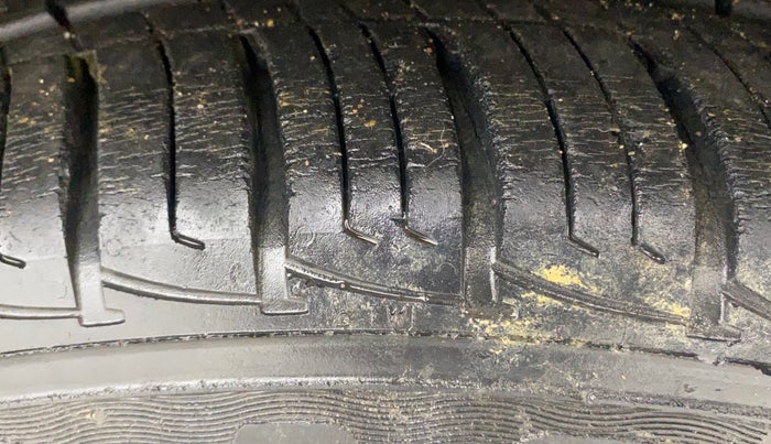 2013 Ford Ecosport TITANIUM 1.5L DIESEL, Diesel, Manual, 62,182 km, Right Front Tyre Tread