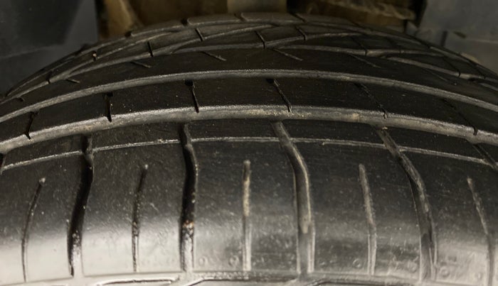 2018 Tata NEXON XZA+ 1.2 Dual Tone, Petrol, Automatic, 17,022 km, Right Front Tyre Tread