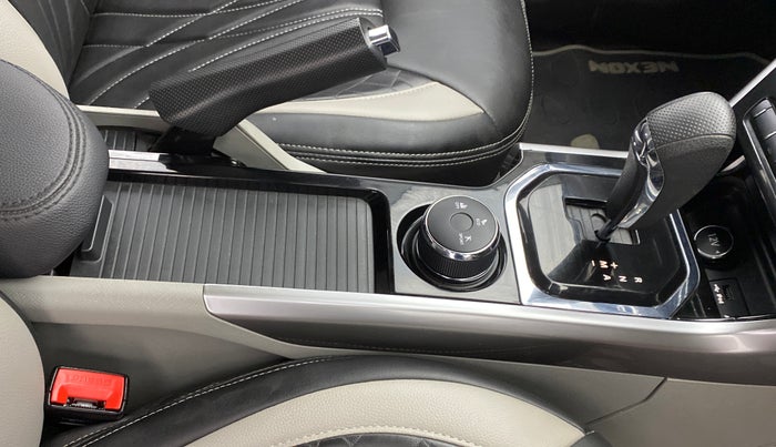 2018 Tata NEXON XZA+ 1.2 Dual Tone, Petrol, Automatic, 17,022 km, Gear Lever