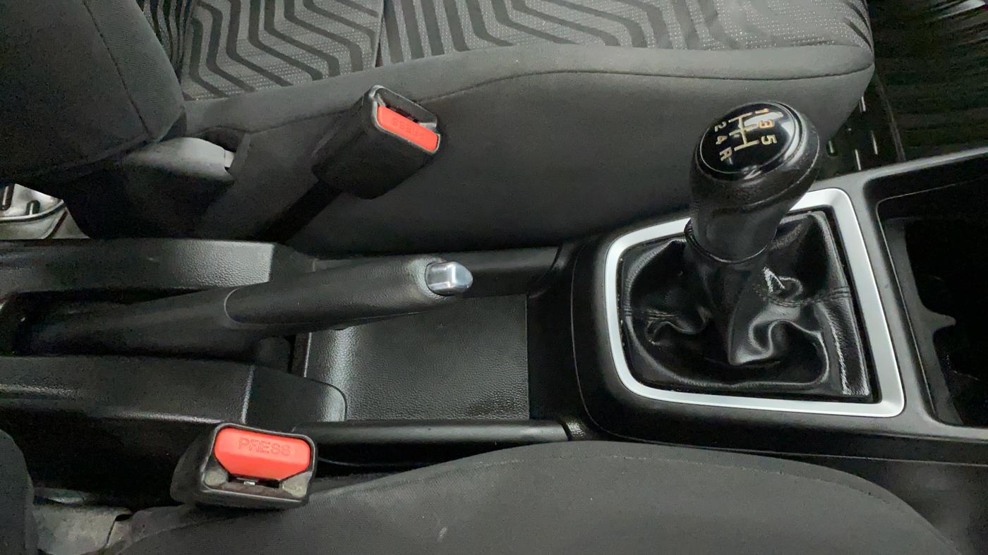 2018 Maruti Swift VXI, Petrol, Manual, 38,982 km, Gear Lever