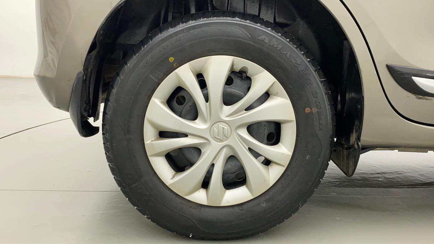 2018 Maruti Swift VXI, Petrol, Manual, 38,982 km, Right Rear Wheel