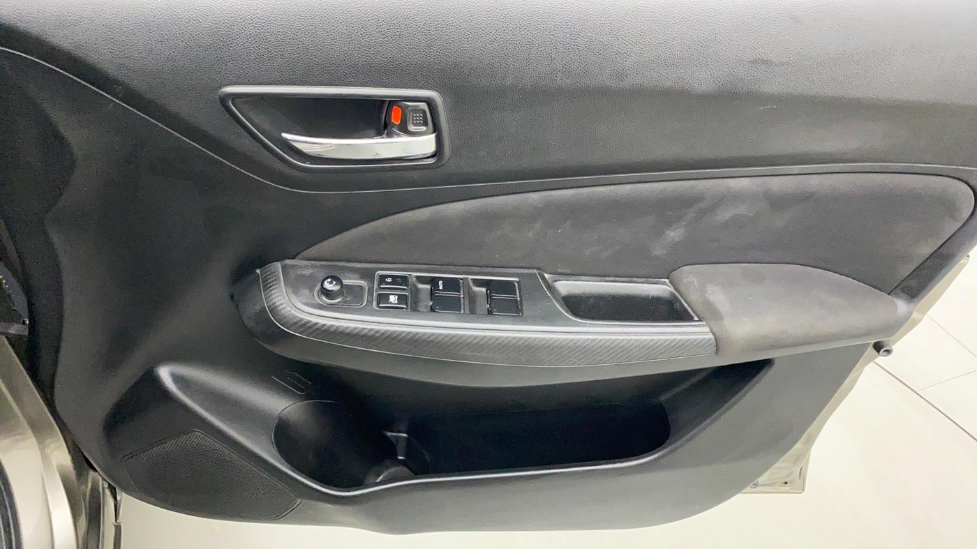 2018 Maruti Swift VXI, Petrol, Manual, 38,982 km, Driver Side Door Panels Control