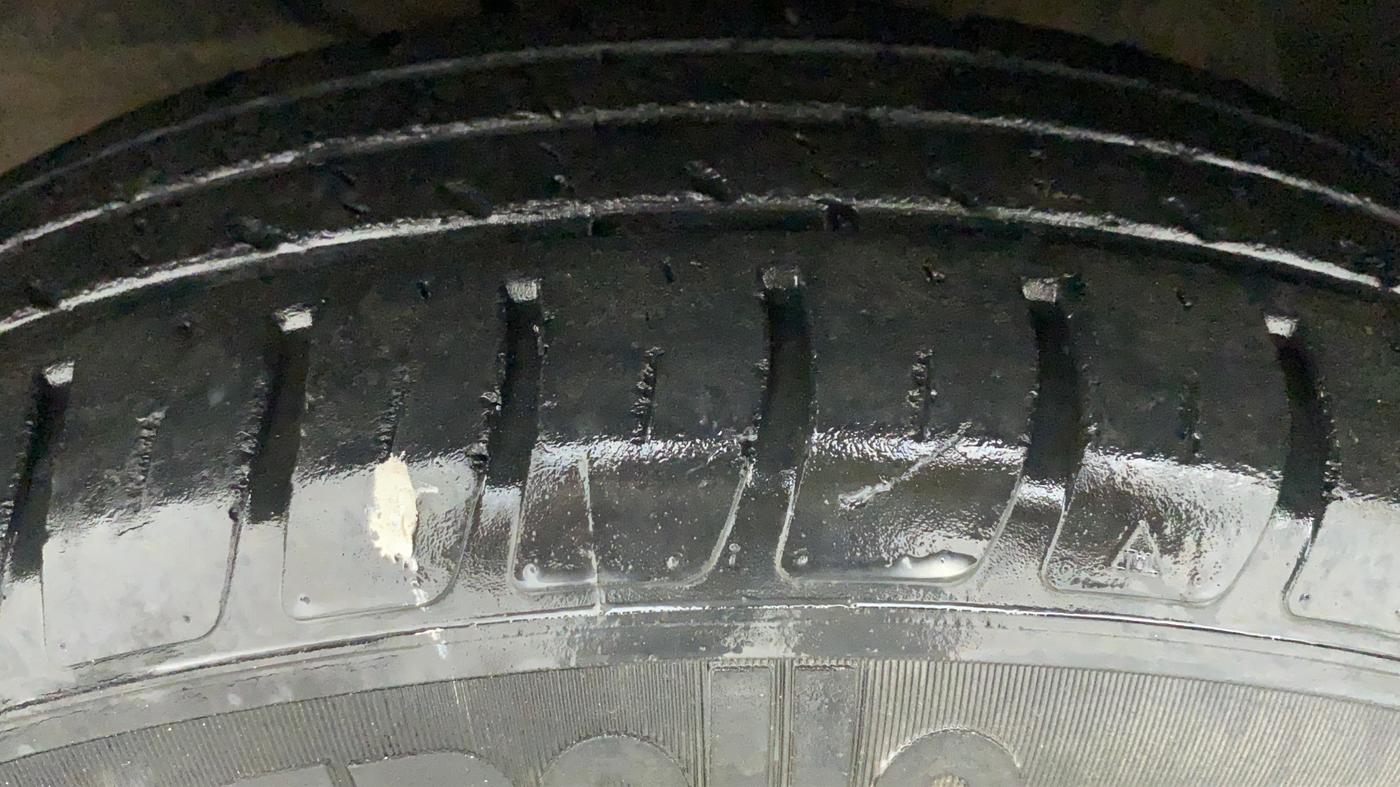 2018 Maruti Swift VXI, Petrol, Manual, 38,982 km, Left Front Tyre Tread