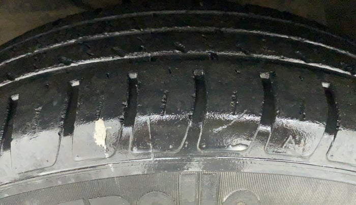 2018 Maruti Swift VXI, Petrol, Manual, 38,982 km, Left Front Tyre Tread