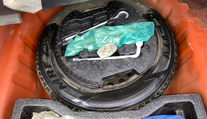 2015 Maruti Ciaz ZXI, Petrol, Manual, 1,05,263 km, Spare Tyre