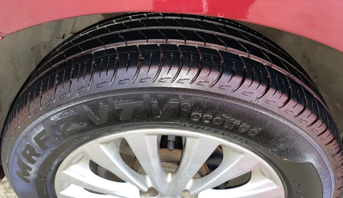 2015 Maruti Ciaz ZXI, Petrol, Manual, 1,05,263 km, Left Front Tyre Tread