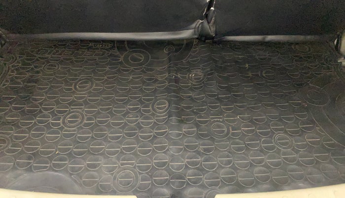 2014 Maruti Celerio ZXI, Petrol, Manual, 77,885 km, Boot Inside