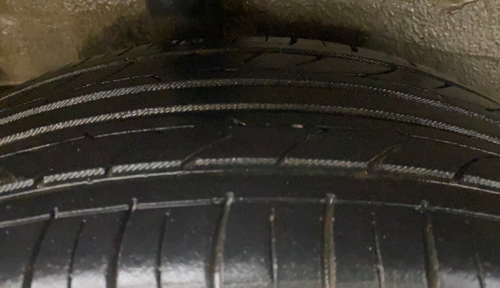 2014 Maruti Celerio ZXI, Petrol, Manual, 77,885 km, Right Rear Tyre Tread