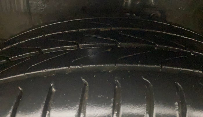 2016 Maruti Celerio ZXI AMT, Petrol, Automatic, 72,172 km, Left Front Tyre Tread