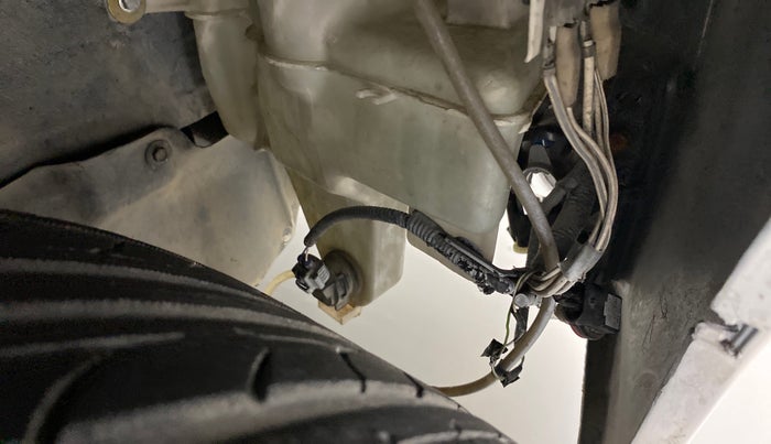 2016 Toyota Corolla Altis VL AT, Petrol, Automatic, 69,981 km, Right fender - Lining missing