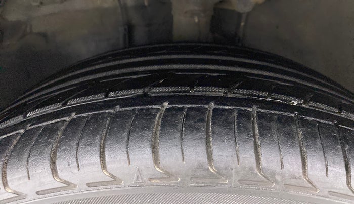 2016 Toyota Corolla Altis VL AT, Petrol, Automatic, 69,981 km, Left Front Tyre Tread