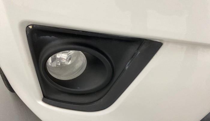 2016 Toyota Corolla Altis VL AT, Petrol, Automatic, 69,981 km, Right fog light - Not working