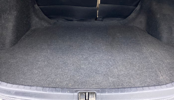 2016 Toyota Corolla Altis VL AT, Petrol, Automatic, 69,981 km, Boot Inside