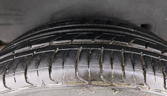 2016 Toyota Corolla Altis VL AT, Petrol, Automatic, 69,981 km, Right Rear Tyre Tread