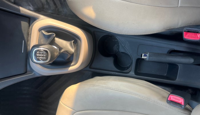 2015 Hyundai Xcent S (O) 1.2, Petrol, Manual, 27,993 km, Gear Lever