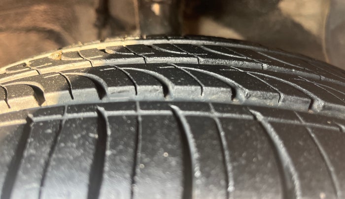 2015 Hyundai Xcent S (O) 1.2, Petrol, Manual, 27,993 km, Right Front Tyre Tread