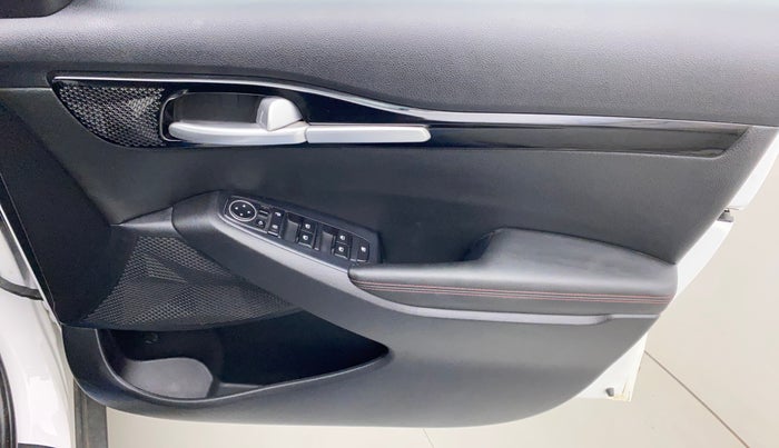 2020 KIA SELTOS GTX 1.4 PETROL, Petrol, Manual, 31,933 km, Driver Side Door Panels Control