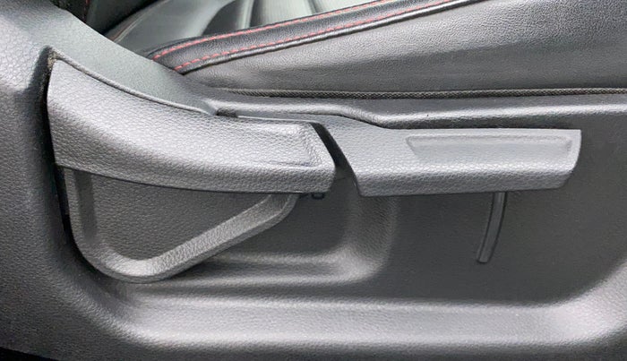 2020 KIA SELTOS GTX 1.4 PETROL, Petrol, Manual, 31,933 km, Driver Side Adjustment Panel