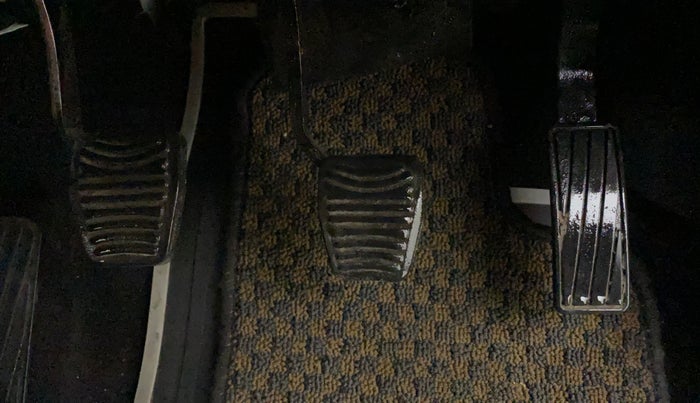 2018 Mahindra KUV 100 NXT K8 P 6 STR, Petrol, Manual, 21,098 km, Pedals