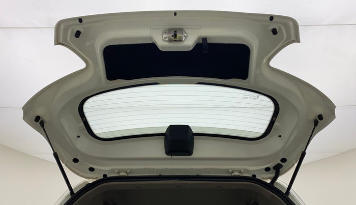 2018 Mahindra KUV 100 NXT K8 P 6 STR, Petrol, Manual, 21,098 km, Boot Door Open