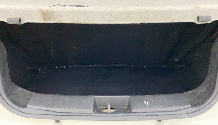 2018 Mahindra KUV 100 NXT K8 P 6 STR, Petrol, Manual, 21,098 km, Boot Inside