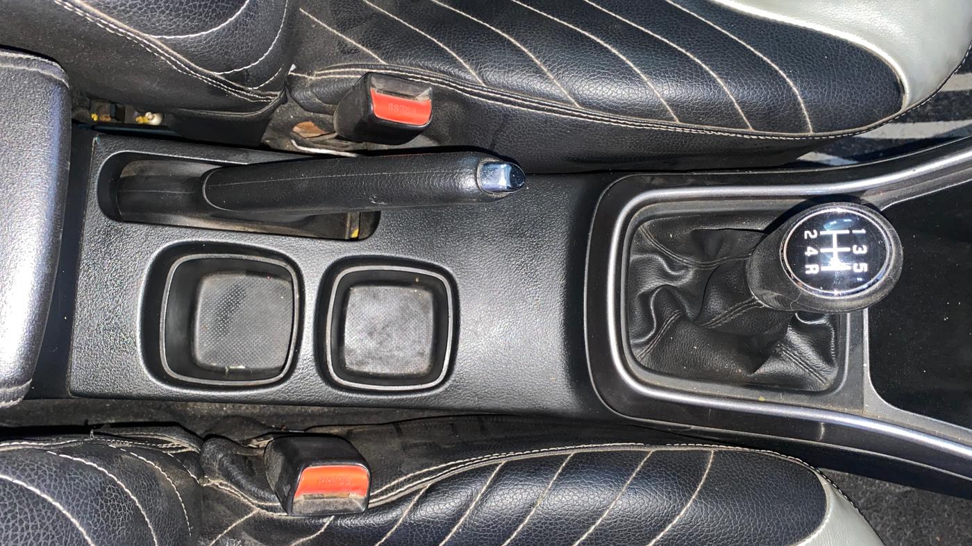 2018 Maruti S Cross DELTA 1.3, Diesel, Manual, 79,003 km, Gear Lever
