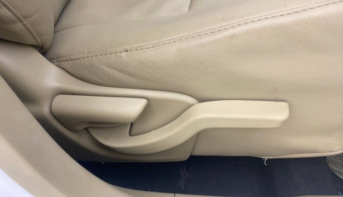 2015 Honda Mobilio 1.5L I-VTEC S, Petrol, Manual, 3,891 km, Driver Side Adjustment Panel