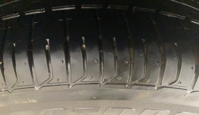 2015 Honda Mobilio 1.5L I-VTEC S, Petrol, Manual, 3,891 km, Left Rear Tyre Tread