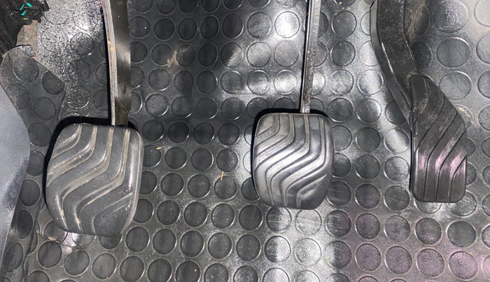 2016 Renault Kwid RXT 1.0, Petrol, Manual, 25,724 km, Pedals