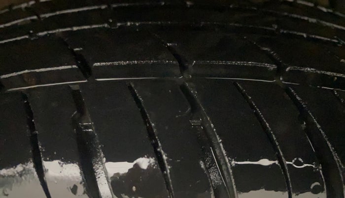 2016 Renault Kwid RXT 1.0, Petrol, Manual, 25,724 km, Right Rear Tyre Tread