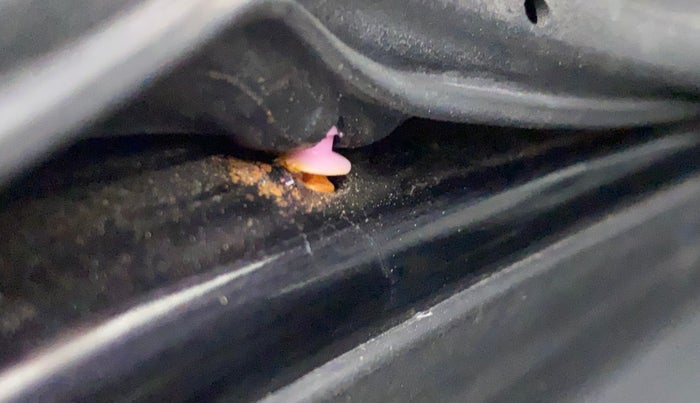 2015 Maruti Swift VXI, Petrol, Manual, 39,649 km, Front passenger door - Slight discoloration