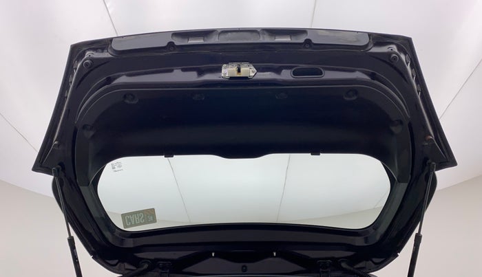 2015 Maruti Swift VXI, Petrol, Manual, 39,649 km, Boot Door Open