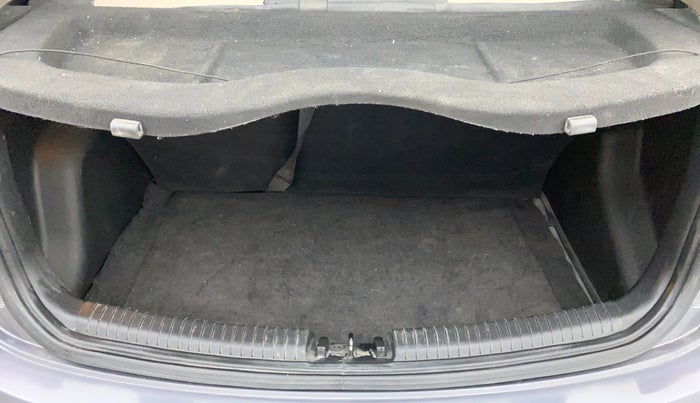 2015 Hyundai Grand i10 ASTA AT 1.2 KAPPA VTVT, Petrol, Automatic, 1,16,432 km, Boot Inside