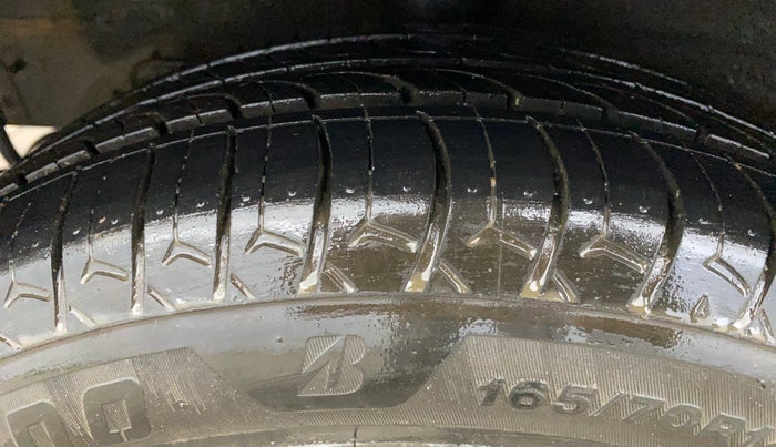 2015 Hyundai Grand i10 ASTA AT 1.2 KAPPA VTVT, Petrol, Automatic, 1,16,432 km, Right Rear Tyre Tread