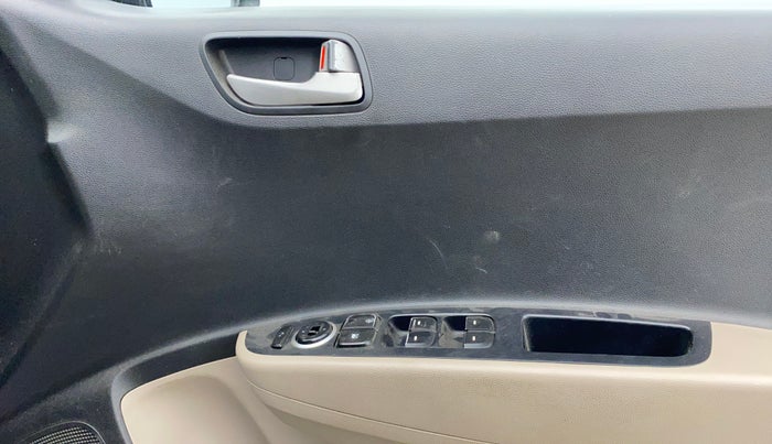 2015 Hyundai Grand i10 ASTA AT 1.2 KAPPA VTVT, Petrol, Automatic, 1,16,432 km, Driver Side Door Panels Control