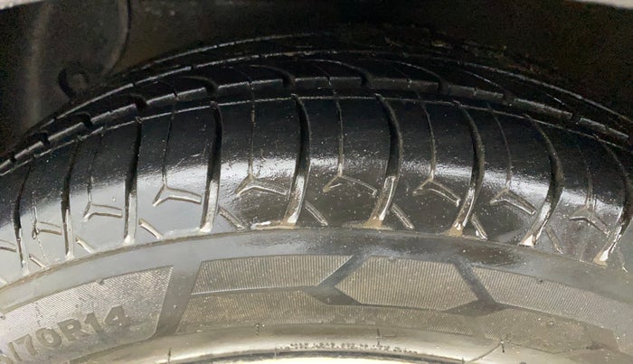 2015 Hyundai Grand i10 ASTA AT 1.2 KAPPA VTVT, Petrol, Automatic, 1,16,432 km, Left Front Tyre Tread