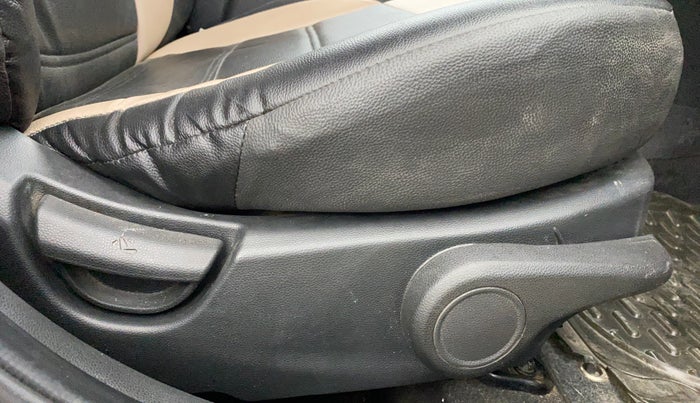 2015 Hyundai Grand i10 ASTA AT 1.2 KAPPA VTVT, Petrol, Automatic, 1,16,432 km, Driver Side Adjustment Panel