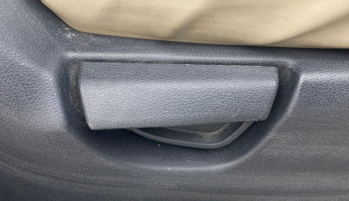 2019 Hyundai NEW SANTRO SPORTZ MT, Petrol, Manual, 38,438 km, Driver Side Adjustment Panel