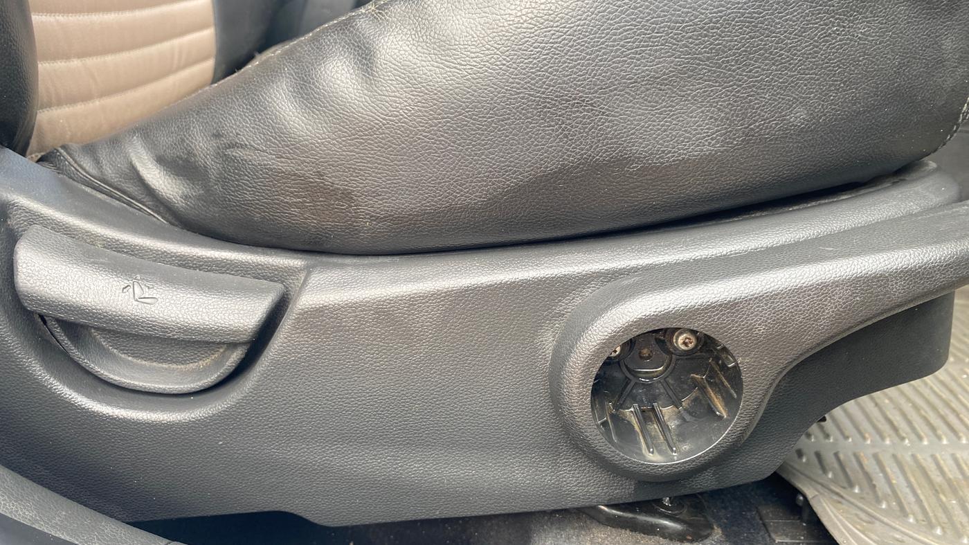 2014 Hyundai Grand i10 ASTA AT 1.2 KAPPA VTVT, Petrol, Automatic, 1,14,927 km, Driver Side Adjustment Panel
