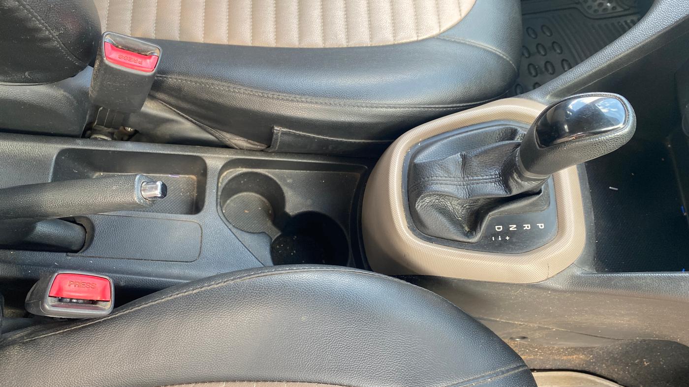 2014 Hyundai Grand i10 ASTA AT 1.2 KAPPA VTVT, Petrol, Automatic, 1,14,927 km, Gear Lever