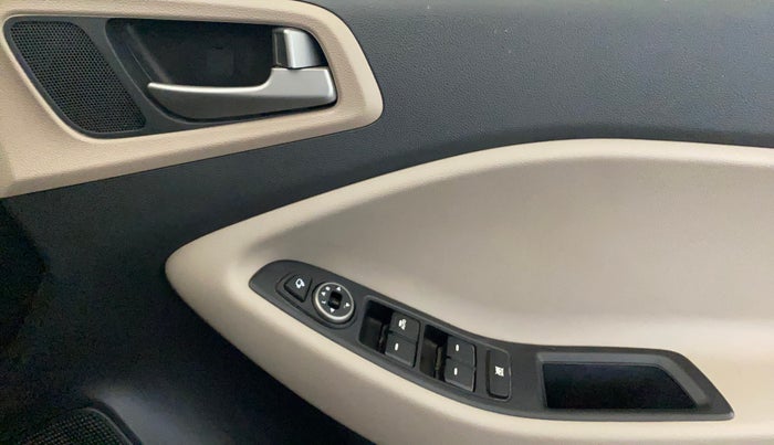 2018 Hyundai Elite i20 ASTA 1.2 (O), Petrol, Manual, 16,245 km, Driver Side Door Panels Control