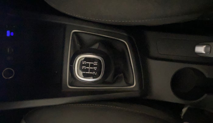 2018 Hyundai Elite i20 ASTA 1.2 (O), Petrol, Manual, 16,245 km, Gear Lever