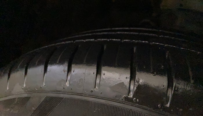 2018 Hyundai Elite i20 ASTA 1.2 (O), Petrol, Manual, 16,245 km, Right Front Tyre Tread