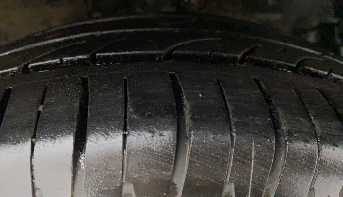 2015 Honda Amaze 1.2L I-VTEC SX, Petrol, Manual, 61,874 km, Right Front Tyre Tread