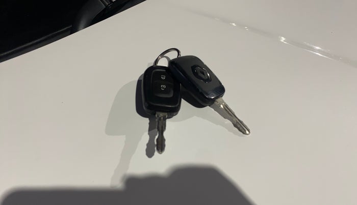 2019 Renault TRIBER RXT, Petrol, Manual, 47,204 km, Key Close Up