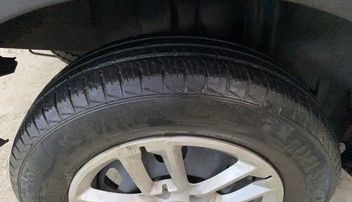 2019 Renault TRIBER RXT, Petrol, Manual, 47,204 km, Right Rear Tyre Tread