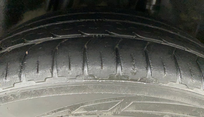 2010 Honda City 1.5L I-VTEC V MT, Petrol, Manual, 1,10,360 km, Left Rear Tyre Tread