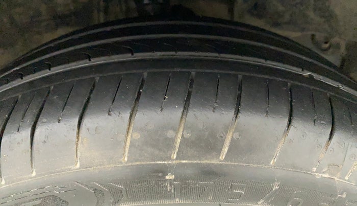 2010 Honda City 1.5L I-VTEC V MT, Petrol, Manual, 1,10,360 km, Right Front Tyre Tread